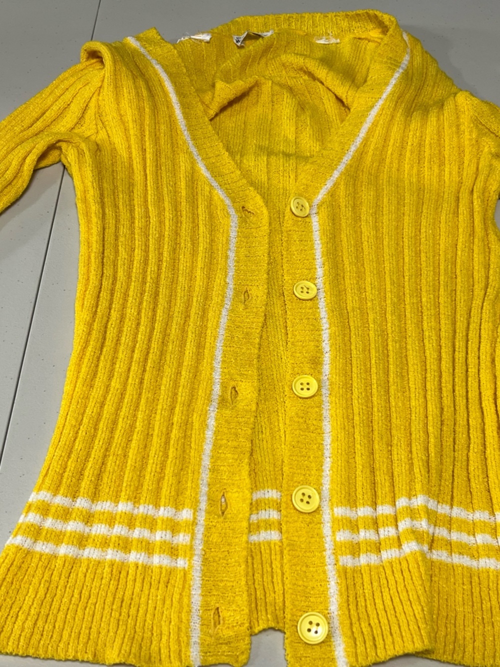 HOLT RENFREW Vintage Textured Ribbed Knit Cardigan - Picture 5 of 10